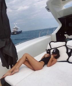 Летняя работа для девушек: как заработать деньги и получить опыт