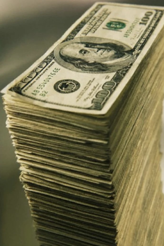 Ищем девушек, до 45 лет, ухоженной внешности!